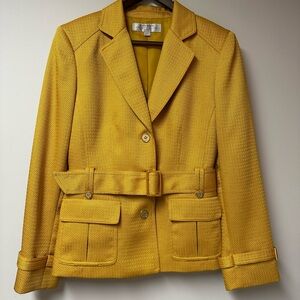 Tahari Gold Blazer. Size 10. Great Seasonal Transition Blazer. Fabulous Fabric.